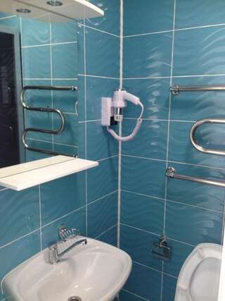 Отель Hotel Byg Брест Четырехместный номер с душем-5